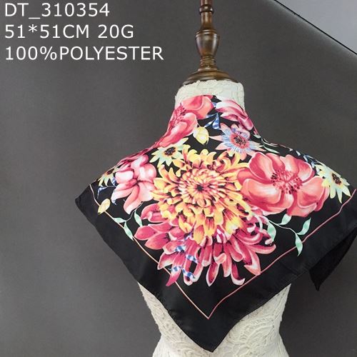 Pañuelo cuadrado estampado floral